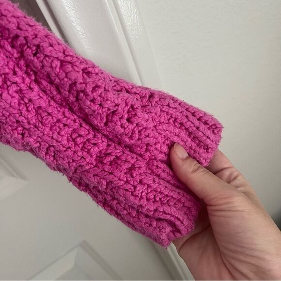 NEW Free People Pink Cutting Edge Cable
Knit Crop Sweater Barbie Hot Pink Large - Picture 8 of 12